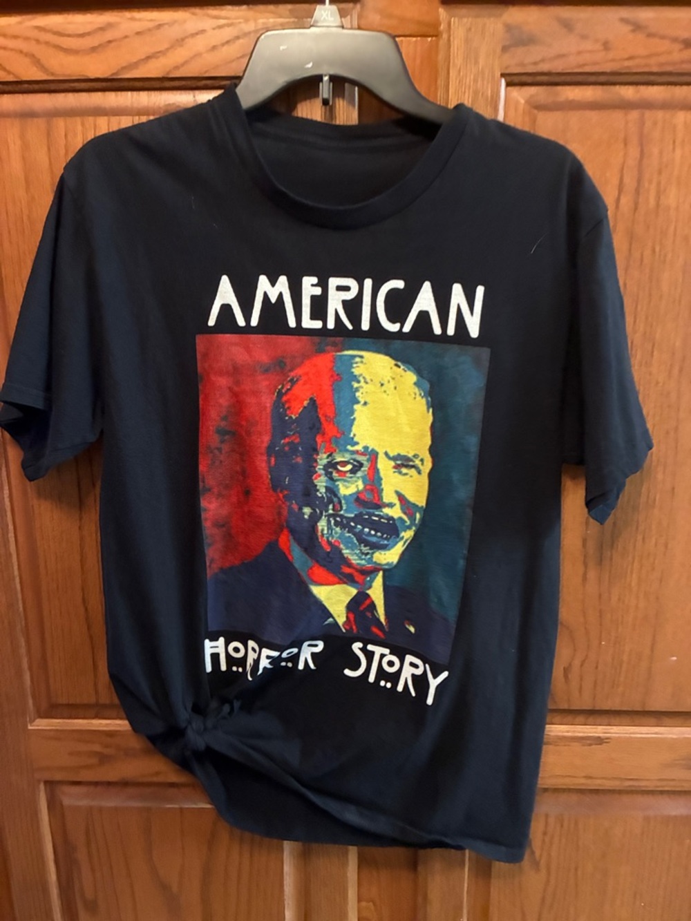 Black Short-sleeved American Horror Story graphic women’s t- shirt size M